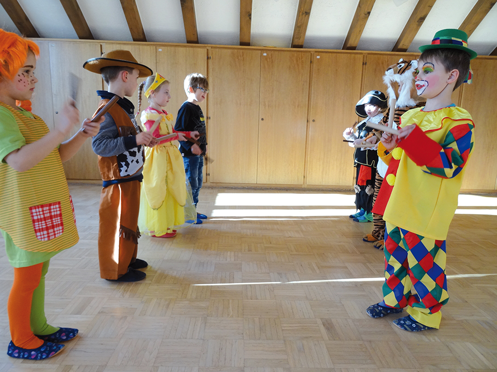 Kinderlieder, Tanz- und Sprachspiele für Kinder